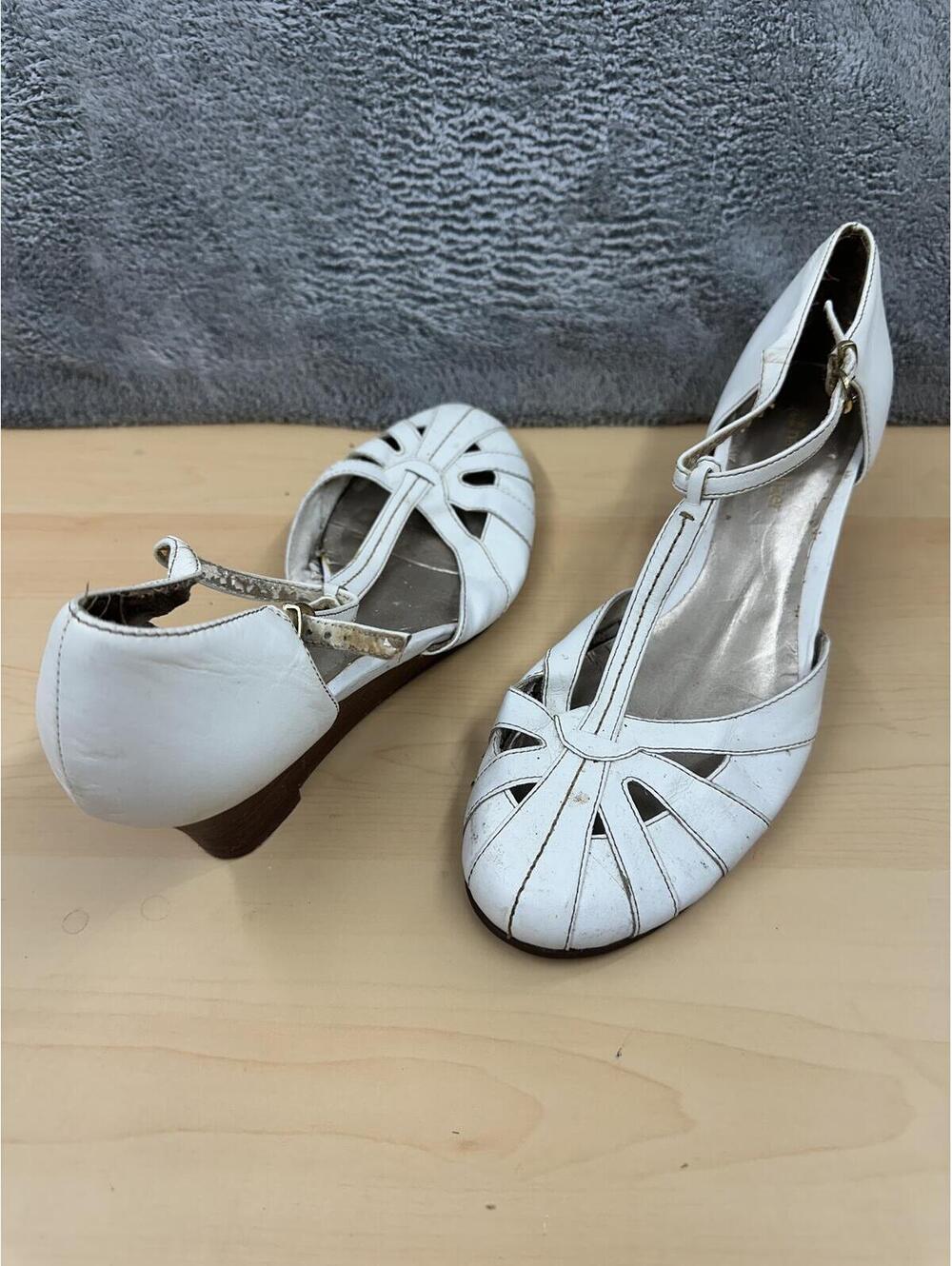 Naturalizer White Leather Slingback Wedge Heels
